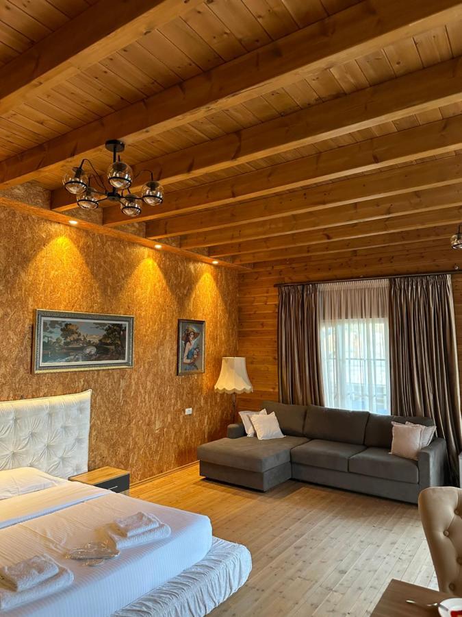 Bianca Hotel & Villa Priska e Madhe Bagian luar foto