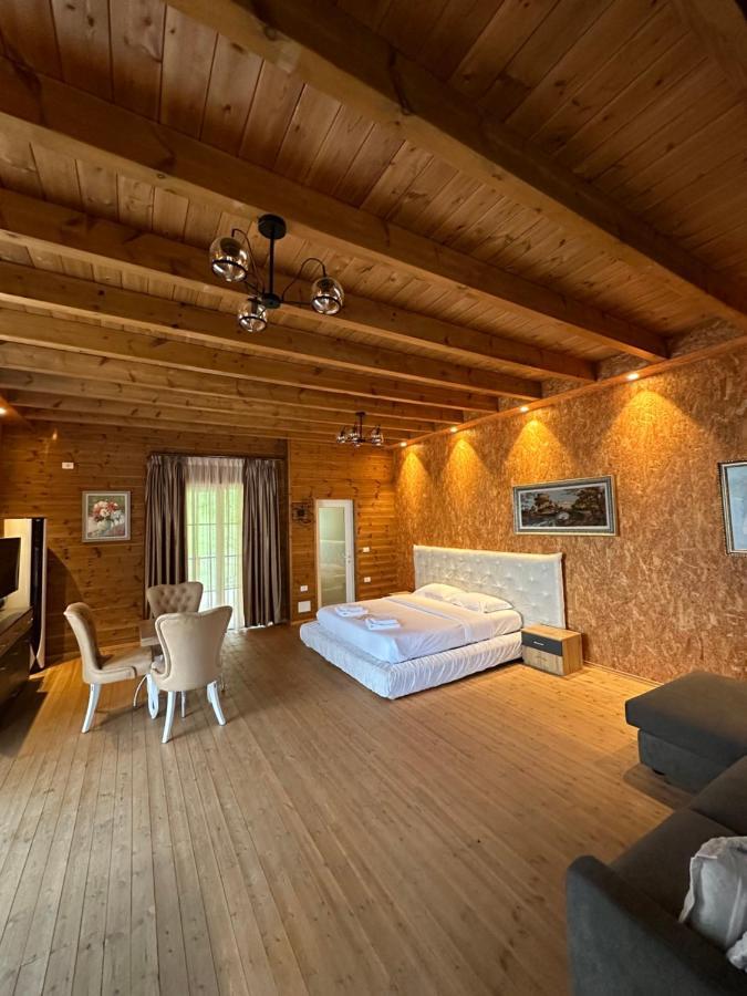 Bianca Hotel & Villa Priska e Madhe Bagian luar foto