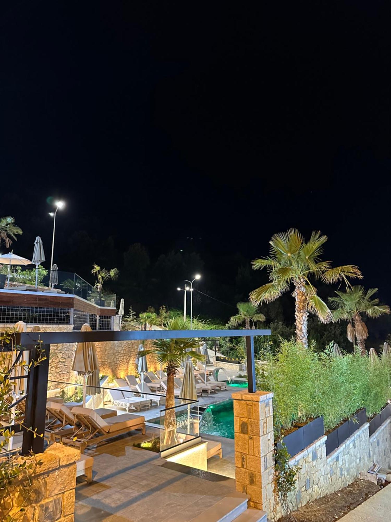 Bianca Hotel & Villa Priska e Madhe Bagian luar foto