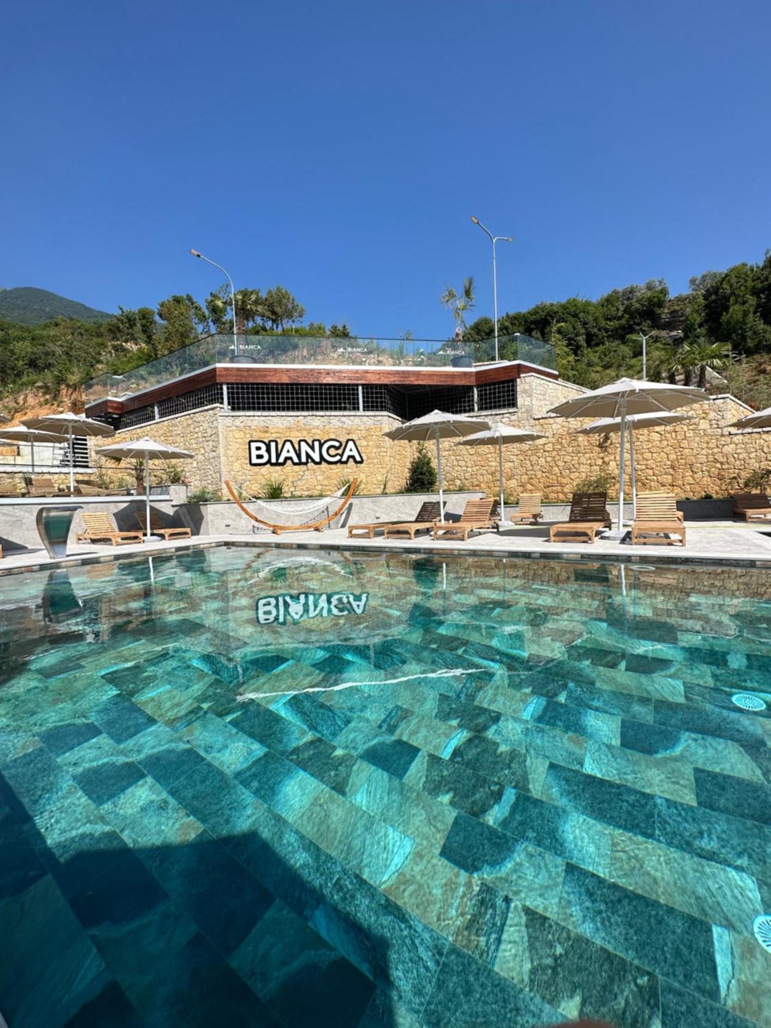 Bianca Hotel & Villa Priska e Madhe Bagian luar foto