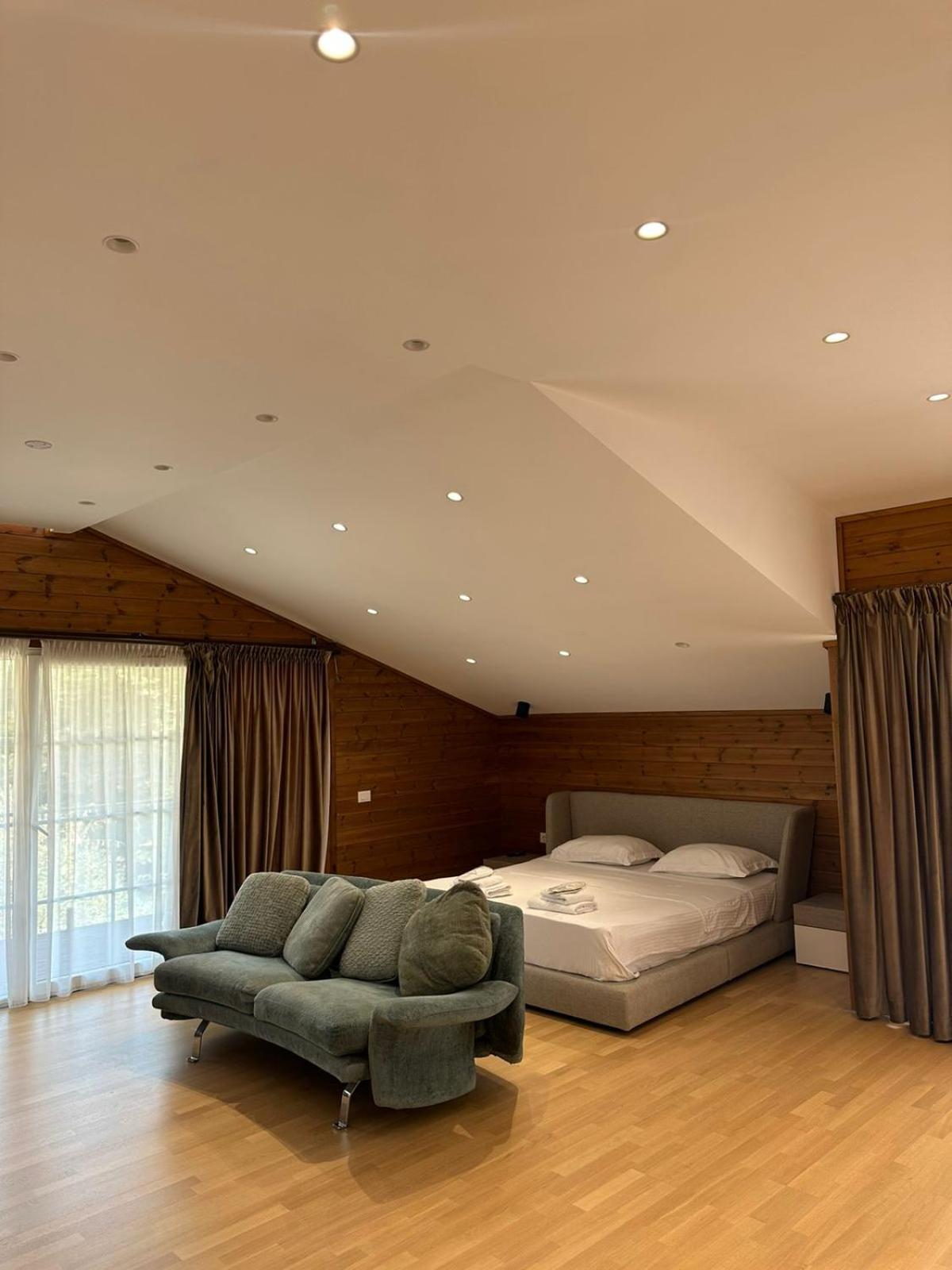 Bianca Hotel & Villa Priska e Madhe Bagian luar foto