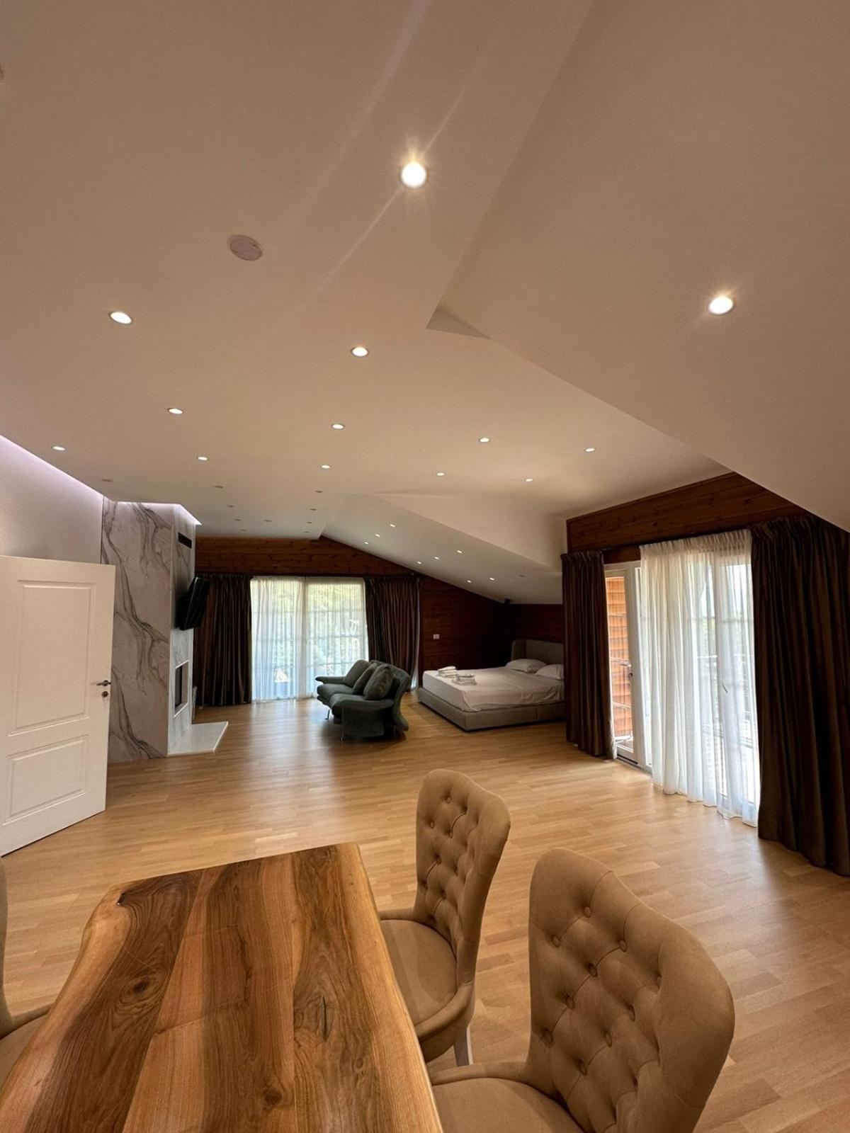 Bianca Hotel & Villa Priska e Madhe Bagian luar foto